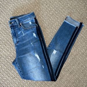 Tinseltown Stretchy Skinny Medium Wash Jeans with Rips Size 5 (juniors)